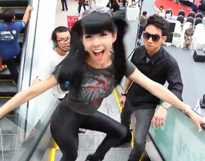 ģ��Gangnam Style ��Ц��Ůģ������ ������ ���� !